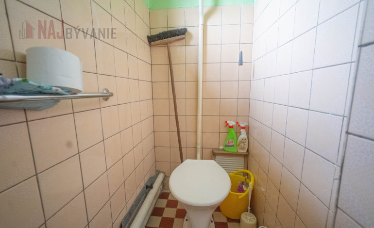 NA PREDAJ RODINNÝ DOM : RUŽOMBEROK - BIELY POTOK